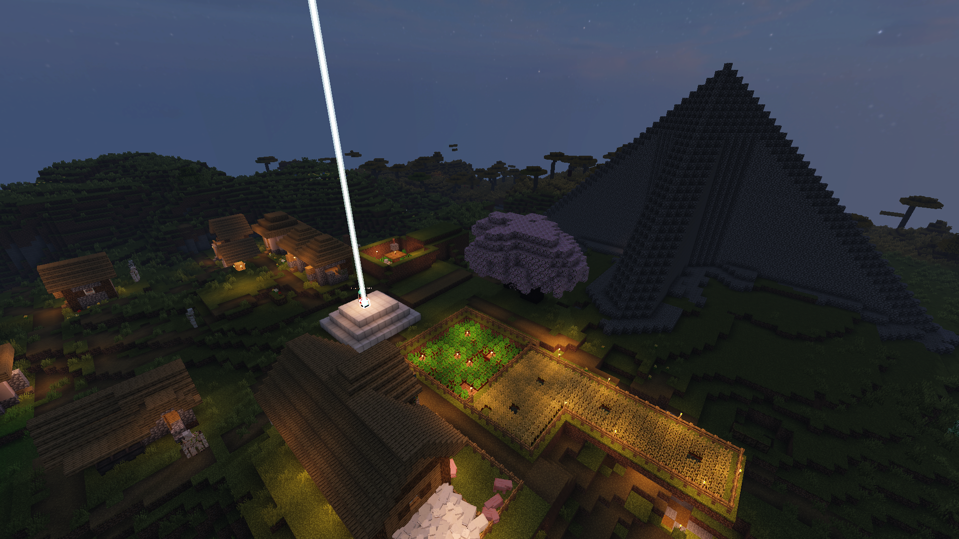 Піраміда вночі